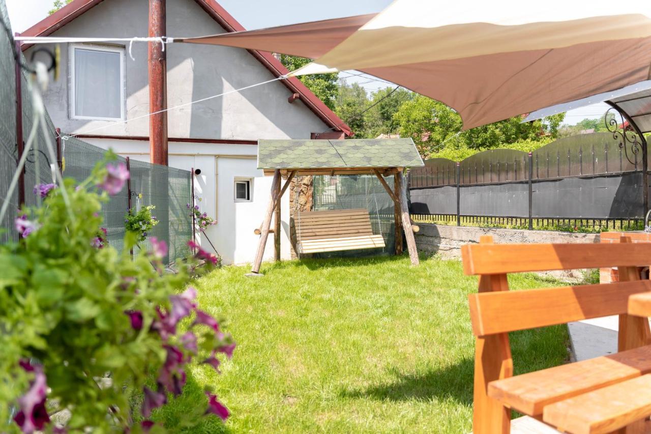 La Fanar Guesthouse Curtea De Arges Exterior photo